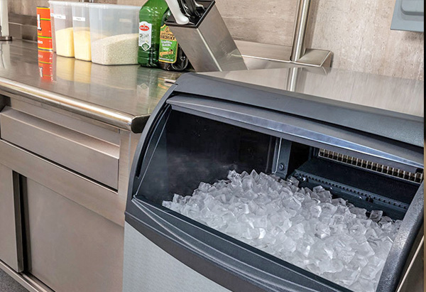 Block ice machines